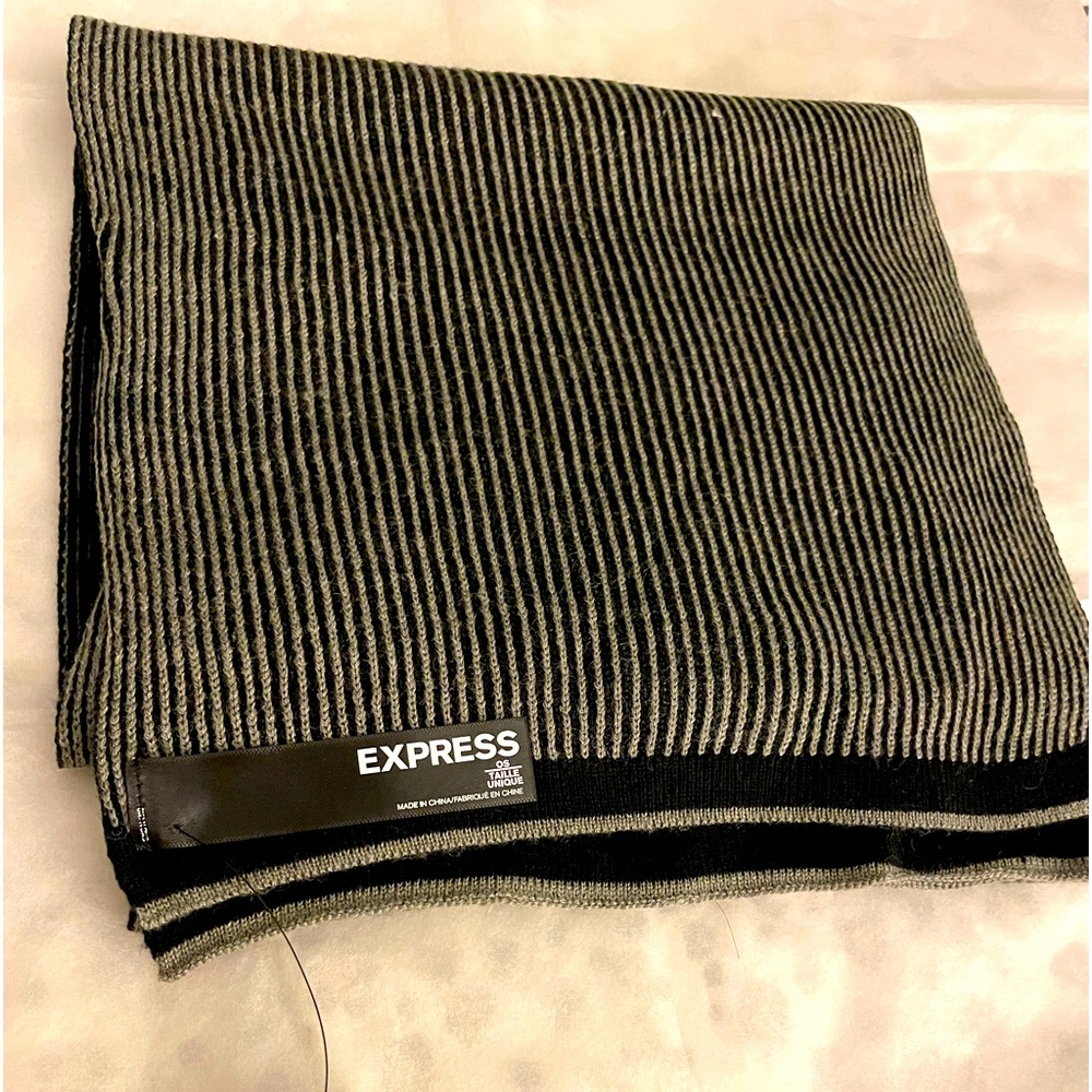 EXPRESS reversible gray black long men’s scarf 72 inches long 9 inches wide NWT
